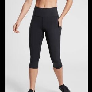 Athleta Ultimate Stash Pocket Crop